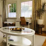 Апартаменты Schoene In Suedlage Mit Terrasse *