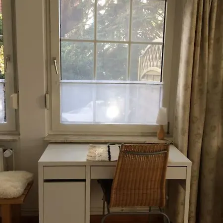 Schoene In Suedlage Mit Terrasse דירה